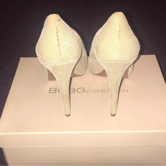 BCBG HEELS - Picture 6 of 9